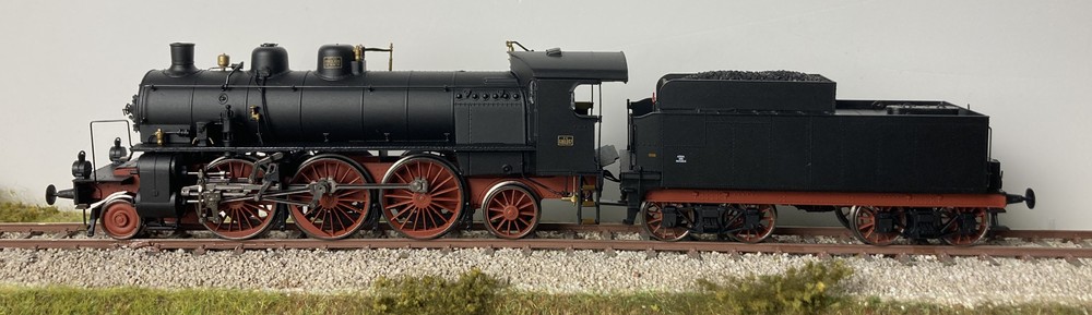 Os.kar 1680 FS locomotiva a vapore Gr.680 037 con fanali a petrolio, asse anteriore a vela piena